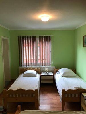 Engi Panzio Bed and Breakfast Ocna de Sus Εξωτερικό φωτογραφία